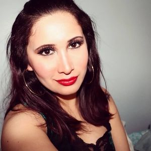 Meet your Posher, Elena